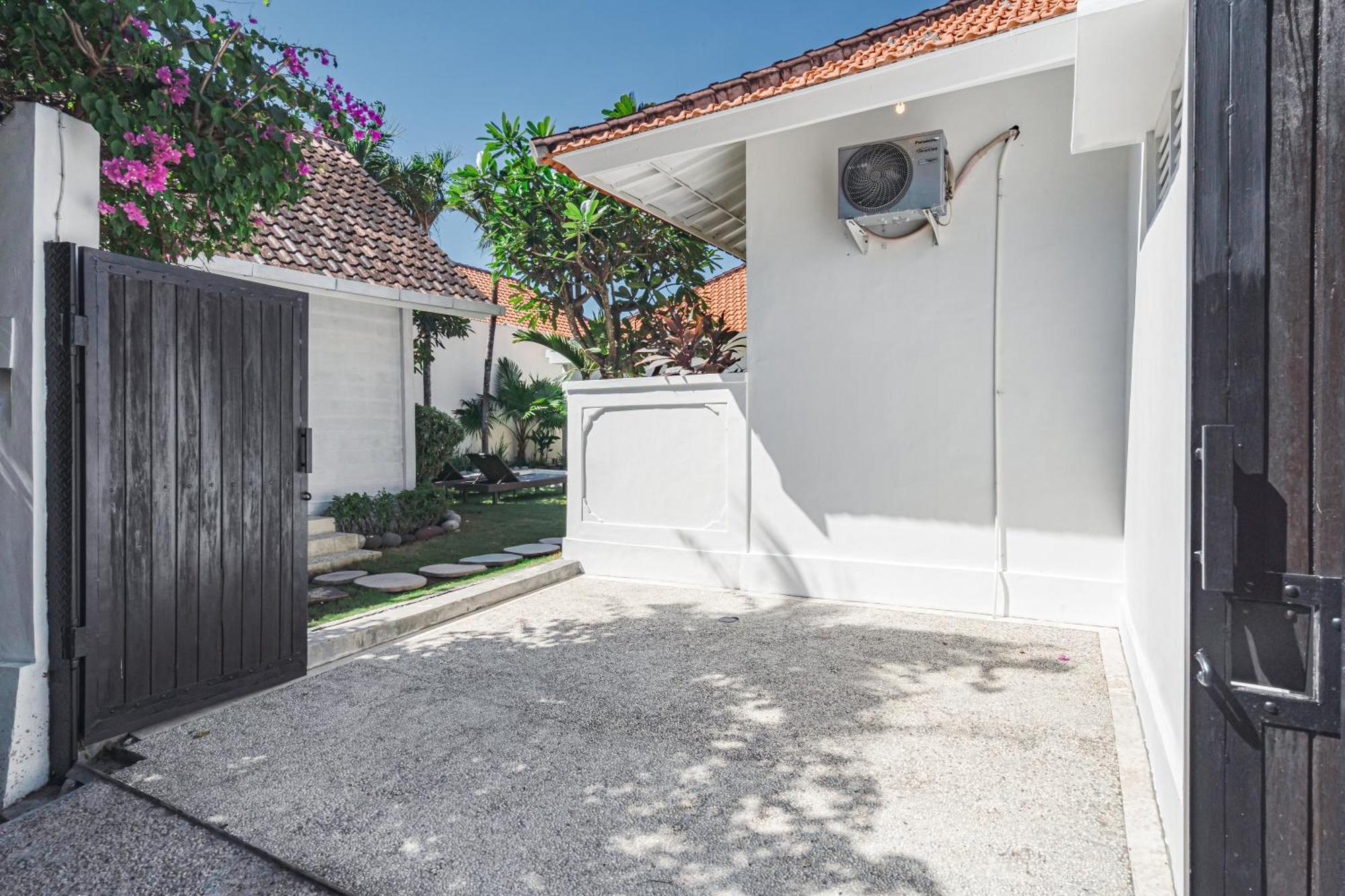 Green Garden Seminyak Villa Ngoại thất bức ảnh